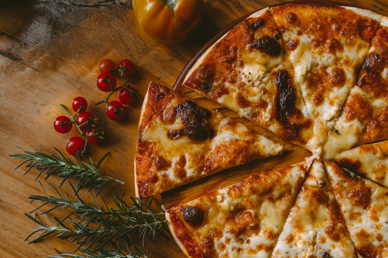 Pizza artesanal al horno de leña en Arena Restobar
